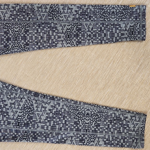 Lucy Black Geometric Print Leggings XL - Picture 4 of 13